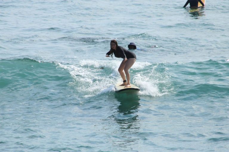 Lucy-Surf-school-in-Puerto-Escondido